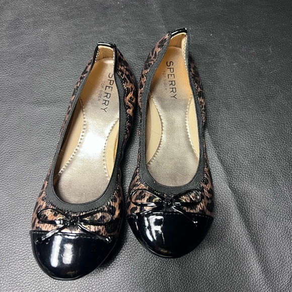 Girls Sperry slip on - Picture 1 of 2